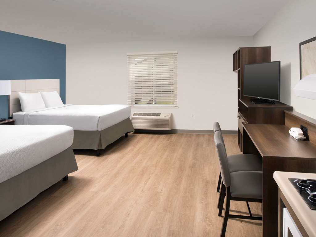 Woodspring Suites Carol Stream - Chicago Room photo